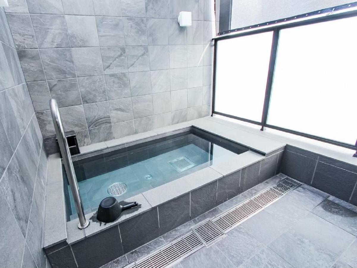 Hotel Livemax Premium Umeda East Осака Екстериор снимка